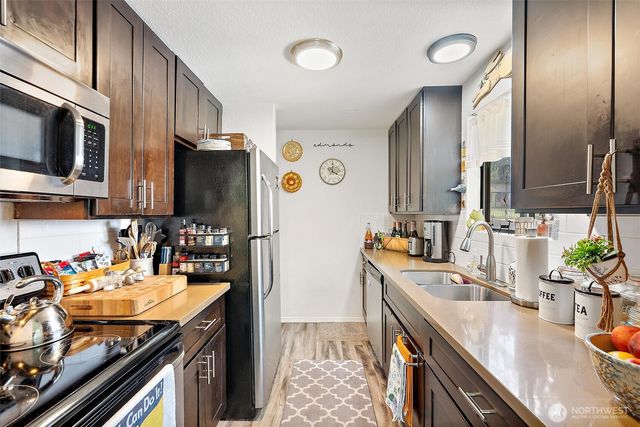 9010 236th Street SW, Edmonds, WA 98026