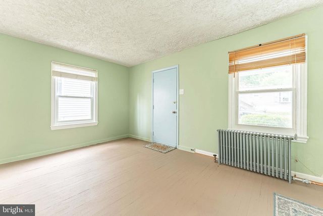 263 S MOUNT AIRY RD, Coatesville, PA 19320