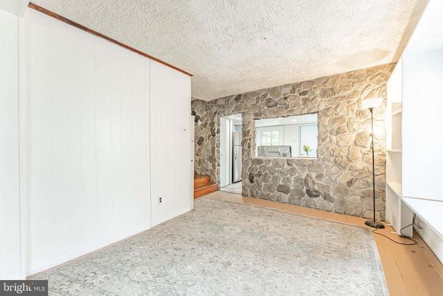 263 S MOUNT AIRY RD, Coatesville, PA 19320