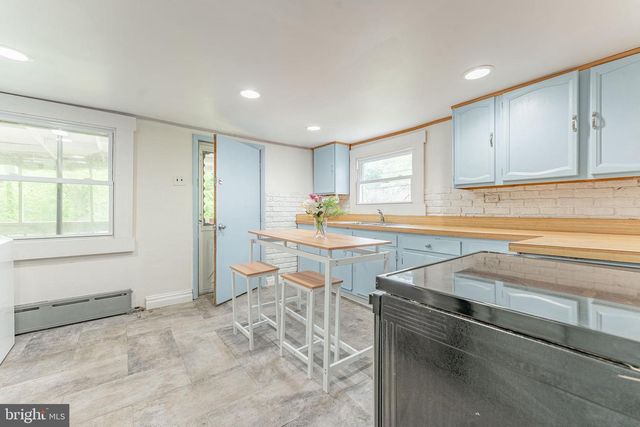 263 S MOUNT AIRY RD, Coatesville, PA 19320