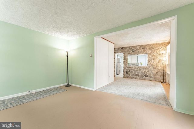 263 S MOUNT AIRY RD, Coatesville, PA 19320