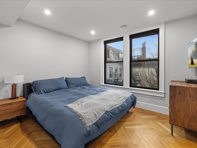 760 E Broadway U:2, Boston, MA 02127