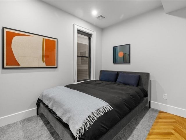 760 E Broadway U:2, Boston, MA 02127