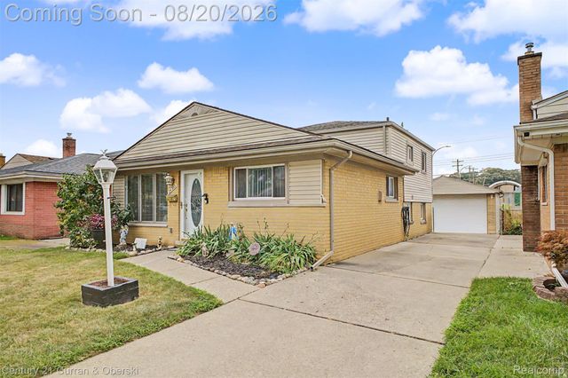 24393 Hanover Street, Dearborn Heights, MI 48125