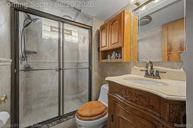 24393 Hanover Street, Dearborn Heights, MI 48125