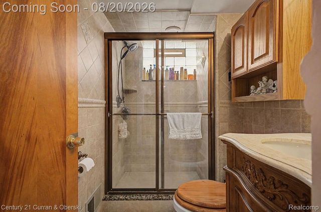 24393 Hanover Street, Dearborn Heights, MI 48125