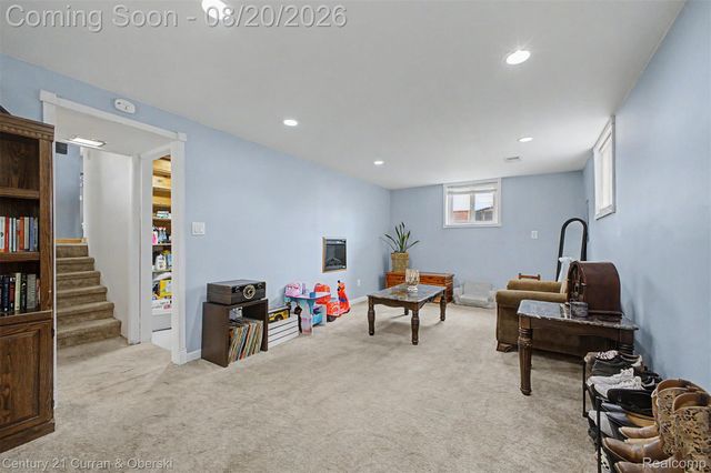 24393 Hanover Street, Dearborn Heights, MI 48125