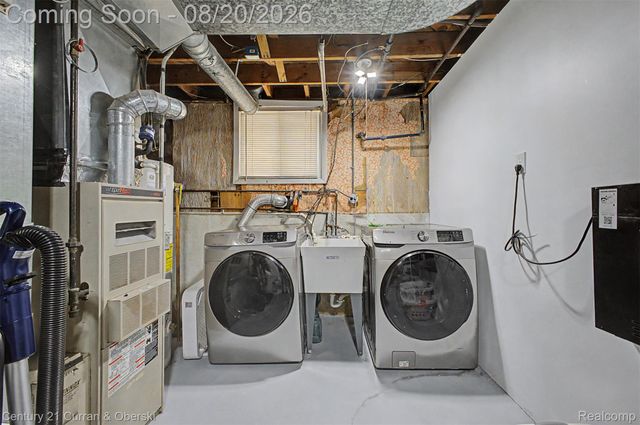 24393 Hanover Street, Dearborn Heights, MI 48125