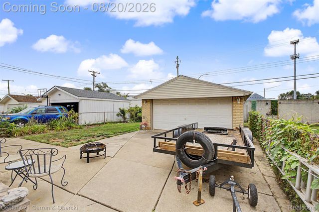24393 Hanover Street, Dearborn Heights, MI 48125