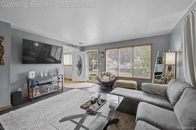 24393 Hanover Street, Dearborn Heights, MI 48125