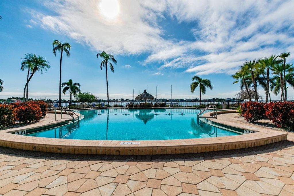 Image 42 of property listing at 5130 BRITTANY DRIVE S 807, St Petersburg, FL 33715