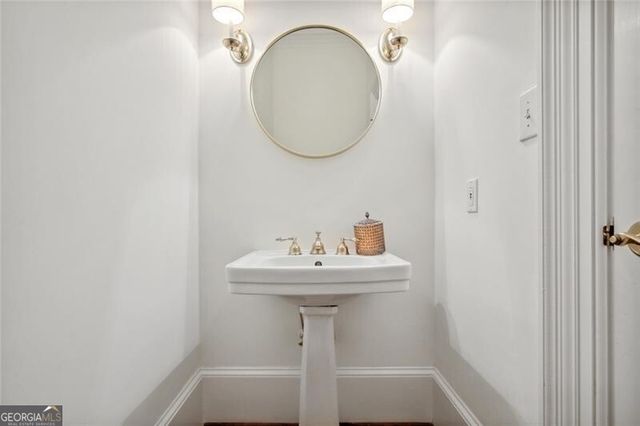 2770 Carmon On Wesley NW, Atlanta, GA 30327