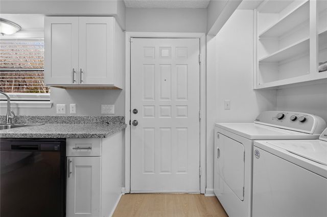 1377 E Sequoyah Court, Fayetteville, AR 72701