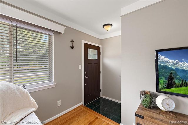 6676 Northview Drive, Clarkston, MI 48346