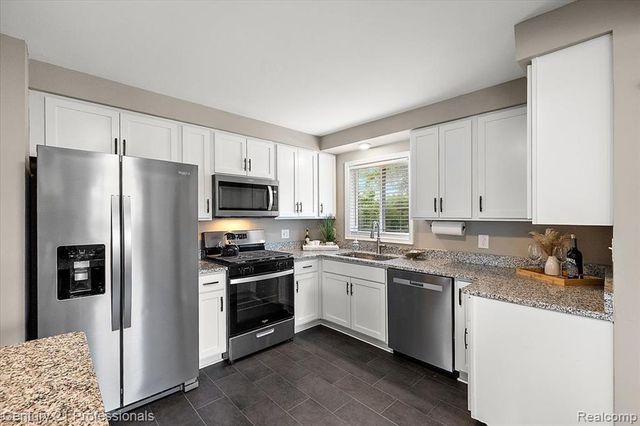 6676 Northview Drive, Clarkston, MI 48346