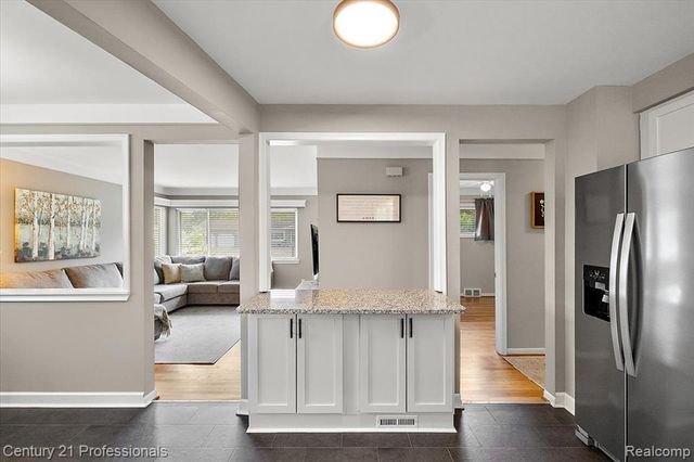 6676 Northview Drive, Clarkston, MI 48346