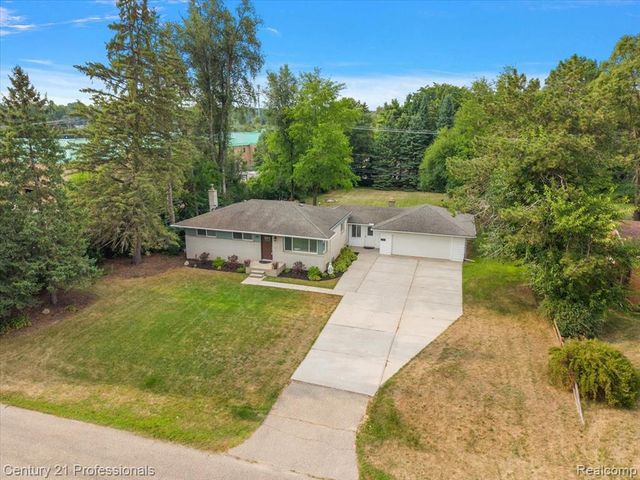 6676 Northview Drive, Clarkston, MI 48346