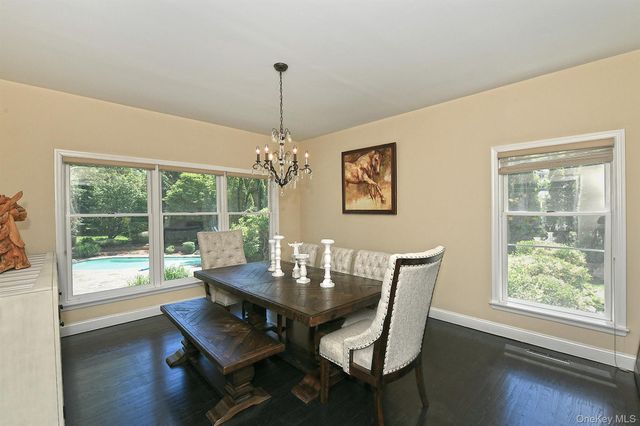 4 Hampton Court, Huntington, NY 11743