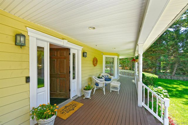4 Hampton Court, Huntington, NY 11743