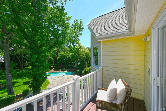 4 Hampton Court, Huntington, NY 11743