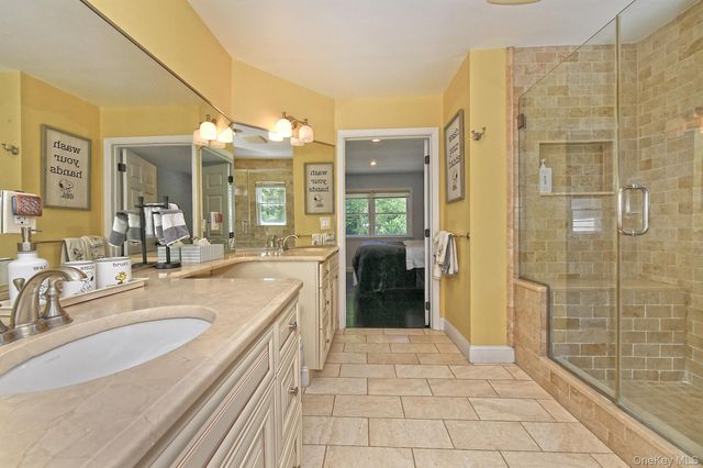 4 Hampton Court, Huntington, NY 11743