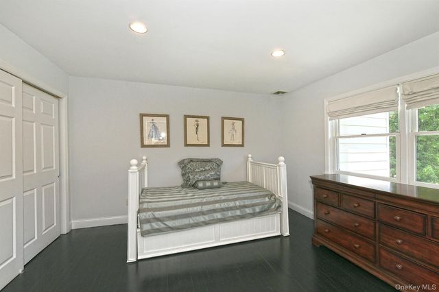 4 Hampton Court, Huntington, NY 11743