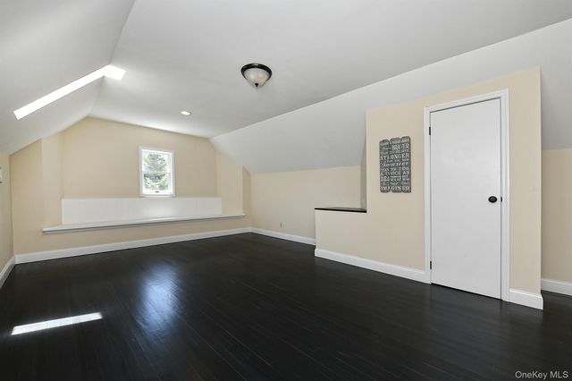 4 Hampton Court, Huntington, NY 11743