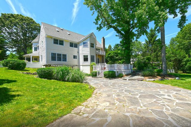 4 Hampton Court, Huntington, NY 11743