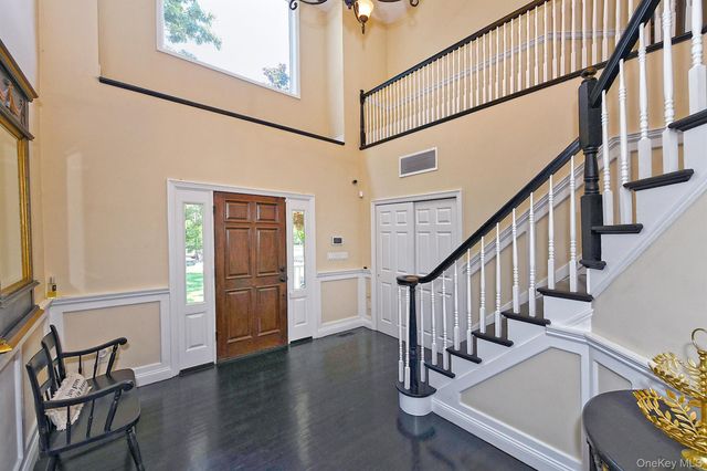 4 Hampton Court, Huntington, NY 11743