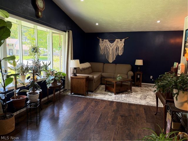 634 Georgetown Avenue, Elyria, OH 44035