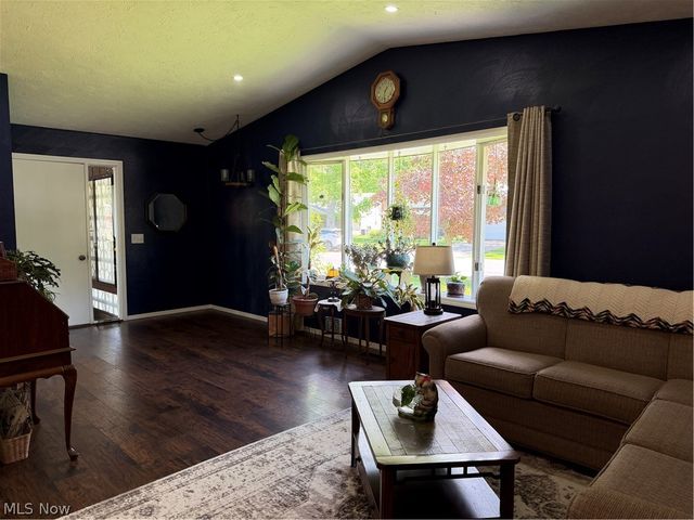 634 Georgetown Avenue, Elyria, OH 44035