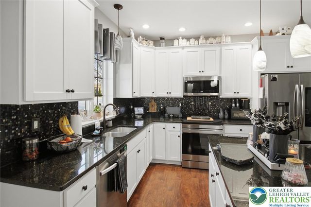 1180 Sunrise Lane, Slatington Boro, PA 18080