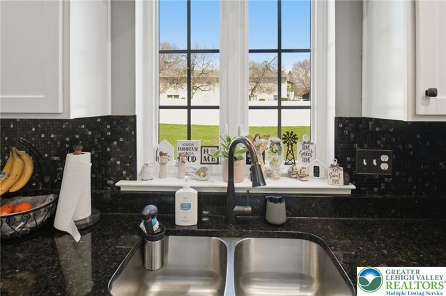 1180 Sunrise Lane, Slatington Boro, PA 18080