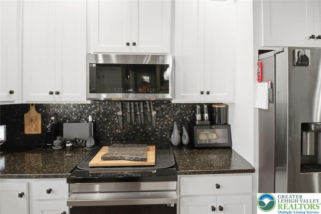 1180 Sunrise Lane, Slatington Boro, PA 18080