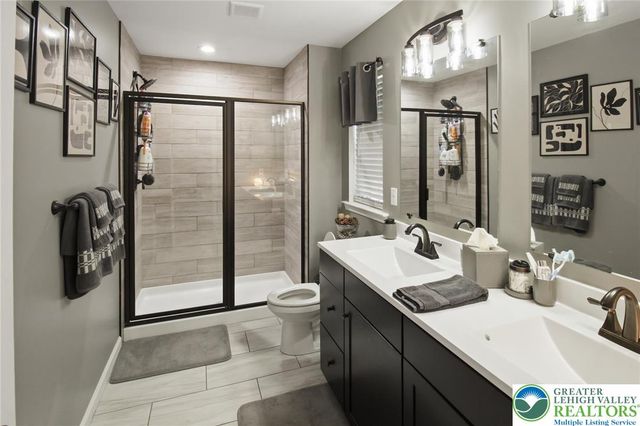 1180 Sunrise Lane, Slatington Boro, PA 18080