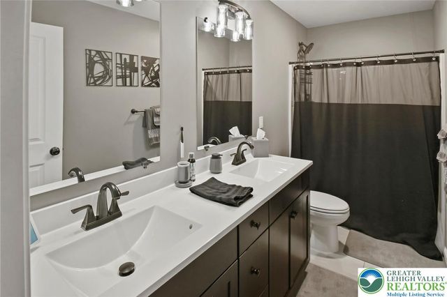 1180 Sunrise Lane, Slatington Boro, PA 18080