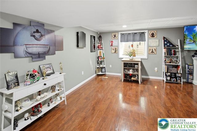1180 Sunrise Lane, Slatington Boro, PA 18080