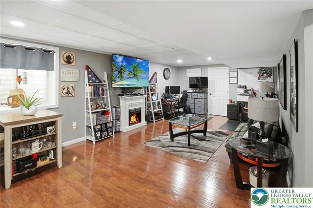 1180 Sunrise Lane, Slatington Boro, PA 18080