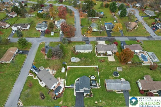 1180 Sunrise Lane, Slatington Boro, PA 18080