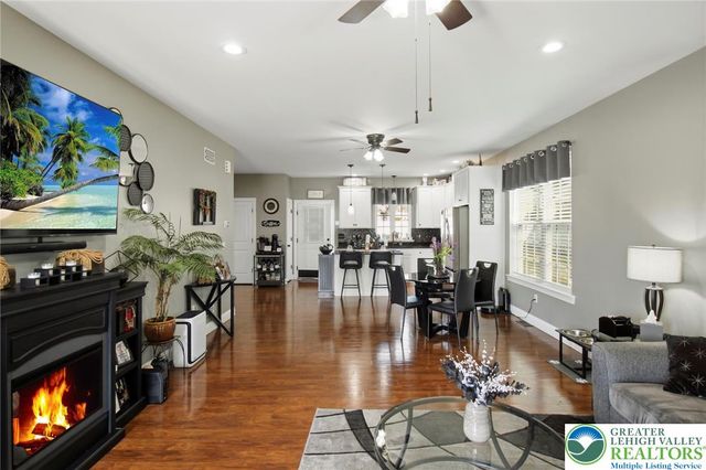 1180 Sunrise Lane, Slatington Boro, PA 18080