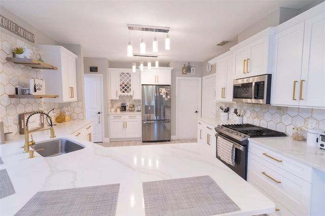 1635 LEDGESTONE DRIVE, Brandon, FL 33511