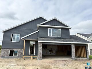 5941 S Coneflower Ave Avenue, Sioux Falls, SD 57108