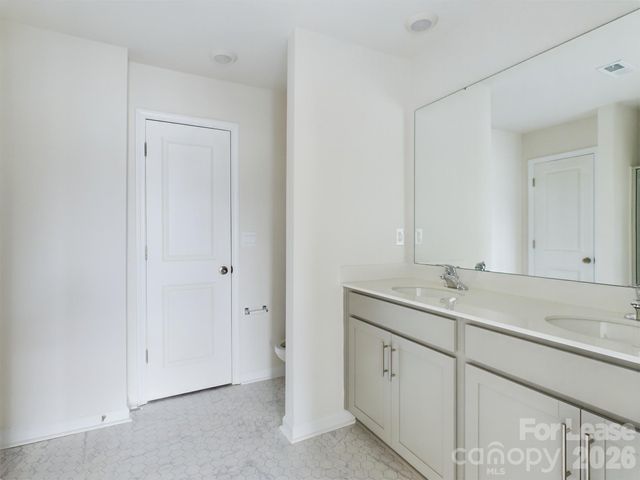 8021 Murray Branch Drive, Charlotte, NC 28216