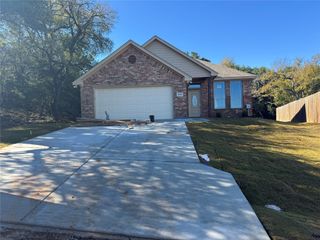 2718 Austin Drive, Granbury, TX 76048