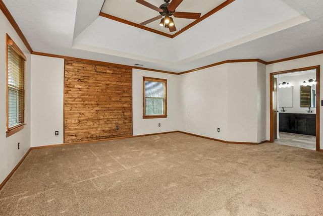 5550 Clare Road, Shawnee, KS 66226