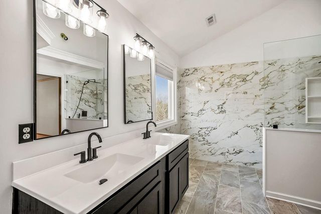 5550 Clare Road, Shawnee, KS 66226