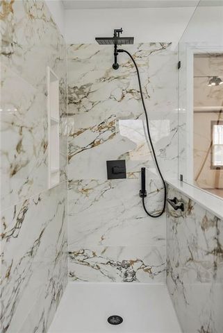 5550 Clare Road, Shawnee, KS 66226