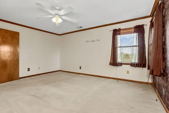 5550 Clare Road, Shawnee, KS 66226