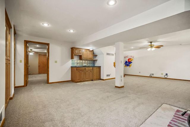 5550 Clare Road, Shawnee, KS 66226