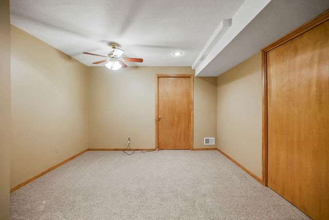 5550 Clare Road, Shawnee, KS 66226